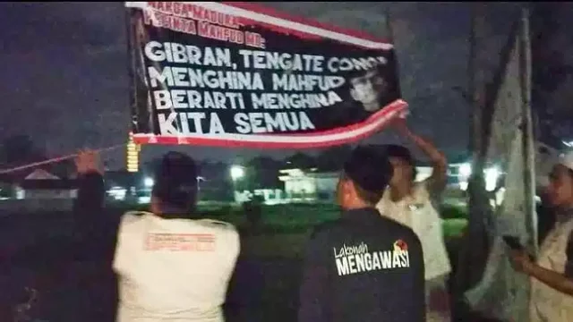 Di Bangkalan Spanduk Kecaman ke Gibran