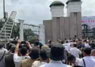 Wakapolda Metro Jaya Ditimpuk Botol Air Mineral