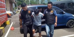 Uang Hasil Perampokan Toko Digunakan Beli Sandal Dan Ongkos Kabur 9 Uang Hasil Perampokan Toko Digunakan Beli Sandal Dan Ongkos Kabur