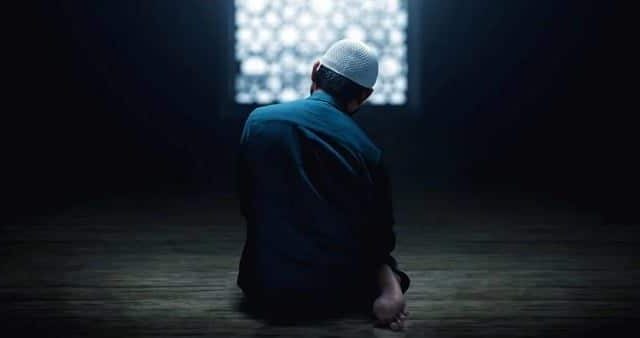 Panduan Niat dan Tata Cara Sholat Lailatul Qadar 2 Rakaat 1 Panduan Niat dan Tata Cara Sholat Lailatul Qadar 2 Rakaat