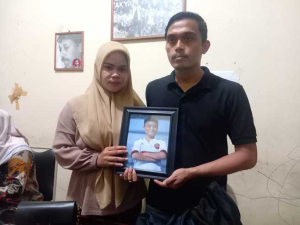 Tragis! Pelajar Smp Di Padang Tewas Dengan 6 Tulang Rusuk Patah, Diduga Dianiaya Polisi 10 Tragis! Pelajar Smp Di Padang Tewas Dengan 6 Tulang Rusuk Patah, Diduga Dianiaya Polisi