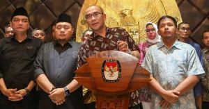 Akhir Tragis Hasyim Asy'Ari: Stempel Kebal Hukum Terkoyak Kasus Asusila 7 Akhir Tragis Hasyim Asy'Ari, Stempel Kebal Hukum Terkoyak Kasus Asusila