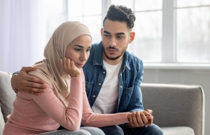 Suami Bantu Orang Tua Tanpa Sepengetahuan Istri, Bolehkah? 1 Suami Bantu Orang Tua Tanpa Sepengetahuan Istri, Bolehkah