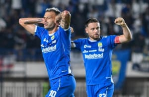 Skor Akhir Borneo Fc 2-2 Persib, Tyronne Sesalkan Hasil Seri 4 Skor Akhir Borneo Fc 2-2 Persib, Tyronne Sesalkan Hasil Seri
