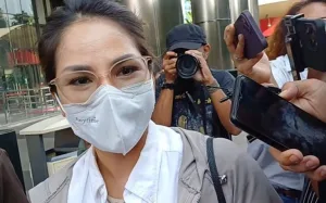 Tangis Windy Idol Seusai Diperiksa Kpk Dalam Kasus Tppu Hasbi Hasan 3 Tangis Windy Idol Seusai Diperiksa Kpk Dalam Kasus Tppu Hasbi Hasan