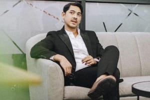 Arya Saloka Makin Laris Main Film, Tetap Terima Tawaran Sinetron Tanpa Pilih-Pilih 1 Arya Saloka Makin Laris Main Film, Tetap Terima Tawaran Sinetron Tanpa Pilih-Pilih