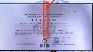 Fotokopi Ijazah Jokowi Diperlihatkan Polri, Netizen Temukan Kejanggalan Ini! 5 Fotokopi Ijazah Jokowi Diperlihatkan Polri, Netizen Temukan Kejanggalan Ini!