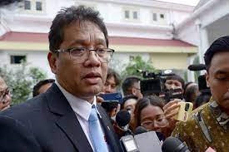 Mafia Baja dan Tekstil Kian Merajalela, Purbaya Ditantang Ambil Langkah Tegas!