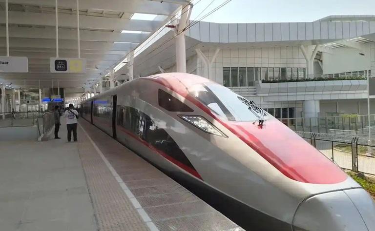 Isi Arahan Presiden Terpilih Prabowo untuk Purbaya dan Danantara soal Utang Kereta Cepat