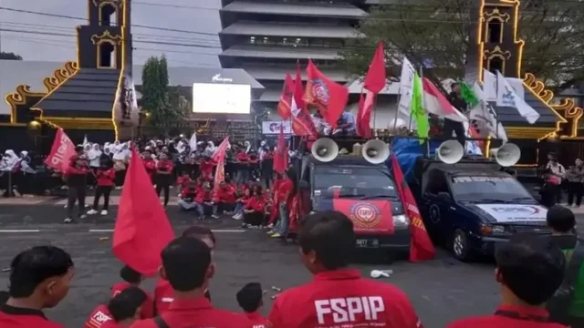 Gubernur Jateng Ahmad Luthfi Disorot, Dituding Abai terhadap Jeritan Buruh