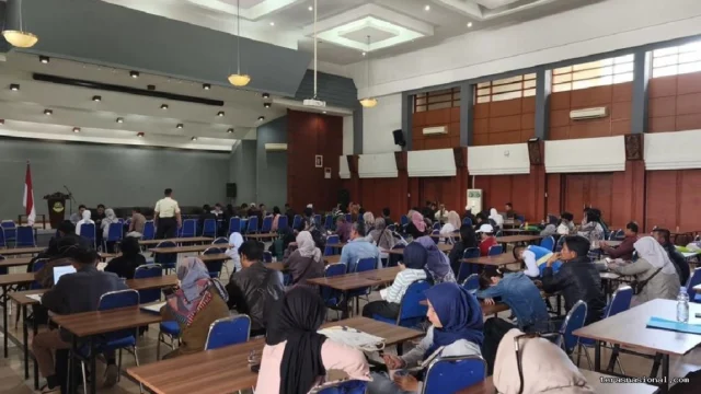 PCMB 2026 Jabar Kacau DPR Minta Evaluasi Menyeluruh