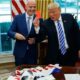 Trump Telepon Langsung Bos FIFA, Kartu Merah Pemain AS di Piala Dunia 2026 Berhasil Dibatalkan 2 Trump Telepon Langsung Bos FIFA, Kartu Merah Pemain AS di Piala Dunia 2026 Berhasil Dibatalkan